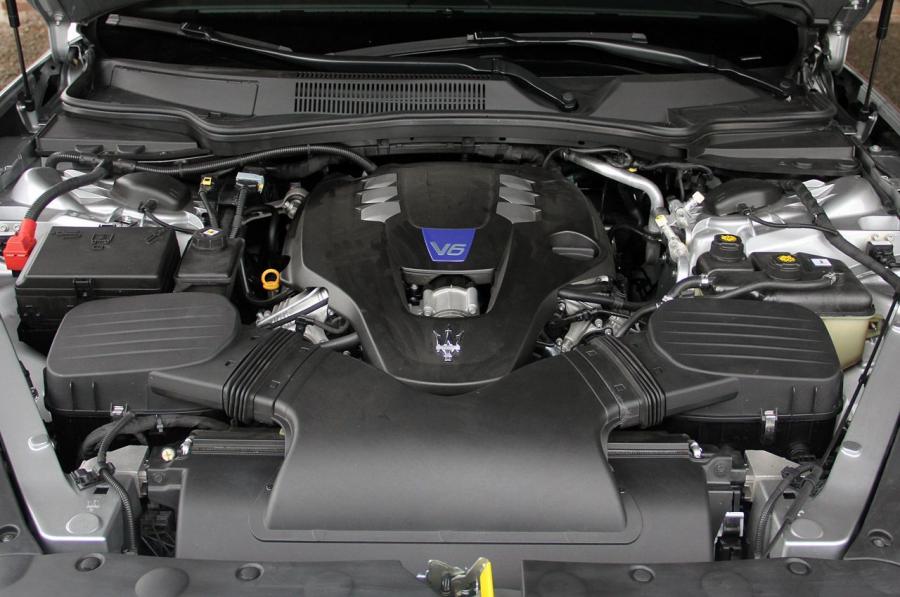  Maserati Quattroporte S Q4 2014 года  (фото 36 из 61)